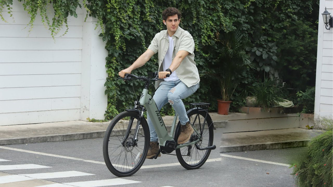 FAFREES FM9 City Electric Bike KENDA 700C*45C Tire 250W Bafang Mid-Drive Motor 25Km/h Max Speed 36V 15Ah Battery 100KM Range SHIMANO 7-Speed